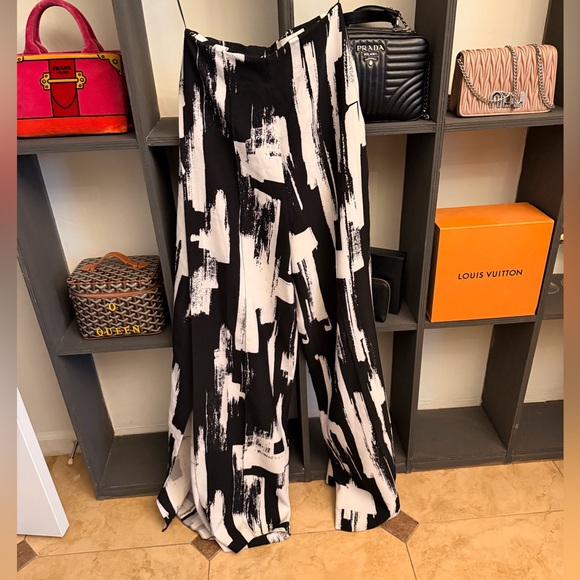 Solace London Abstract Black and White Women's Pants - Picture 2 of 12